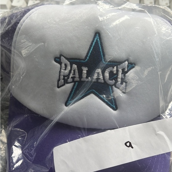 Palace - Star logo Purple Hat - Hype Wear - Picture 1 of 5